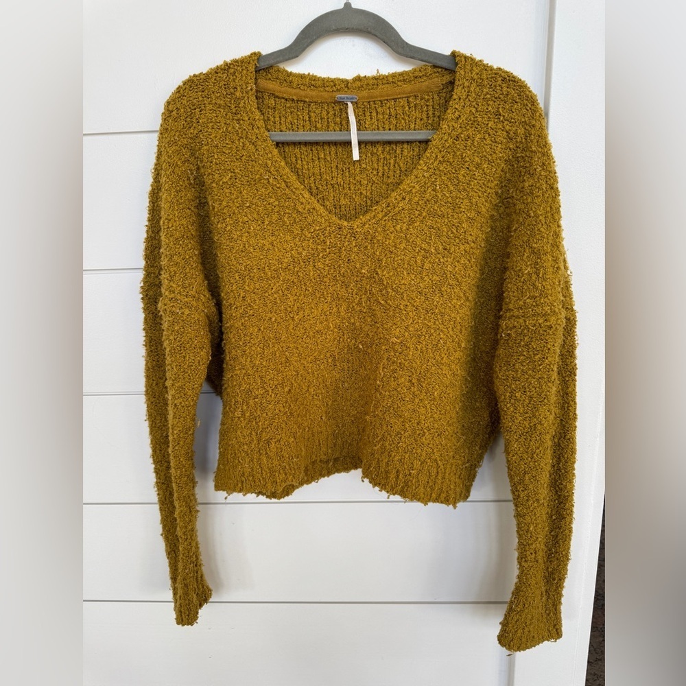 Free People Finders Keepers Moss V-neck Sweater
Size XS - Picture 3 of 9